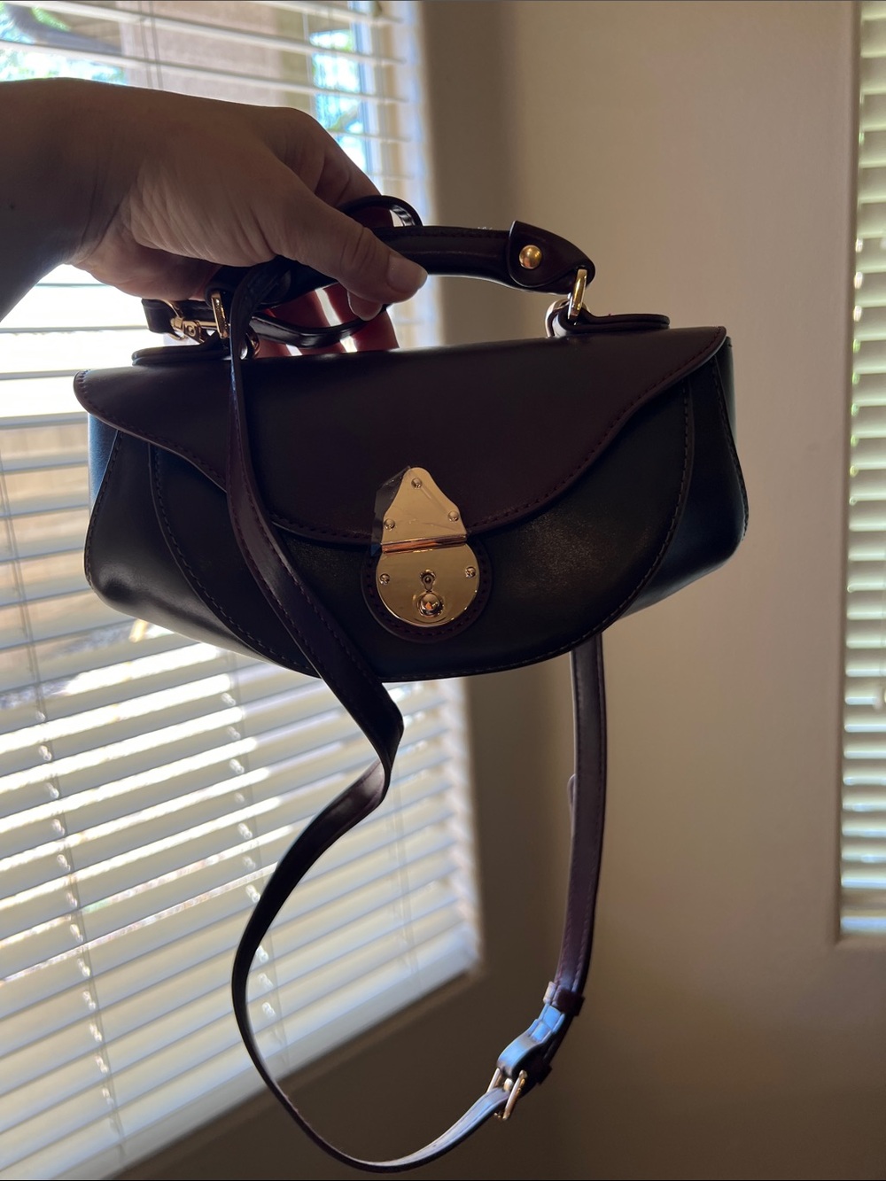 Leather crossbody bag - Picture 2 of 5